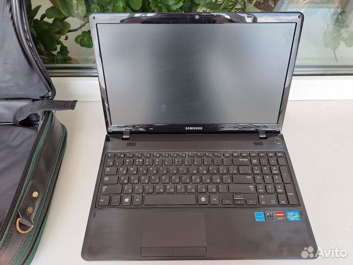 Ноутбук Samsung NP350E5C-S06RU