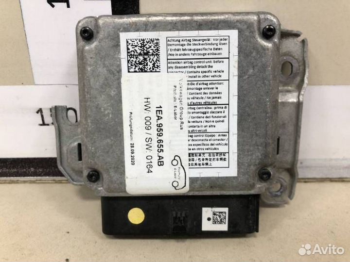 Блок управления AIR BAG Skoda Octavia A8 2019