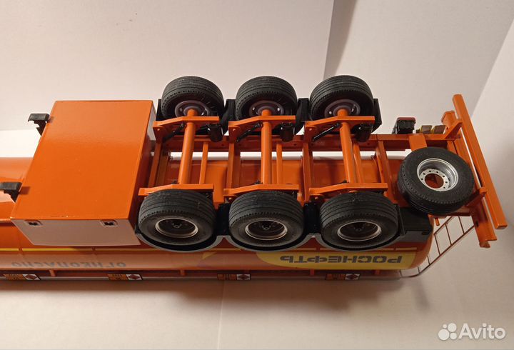 Полуприцеп-цистерна Sespel Роснефть Man 1/43