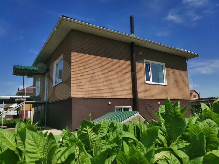 Дом 180 м² на участке 10 сот.