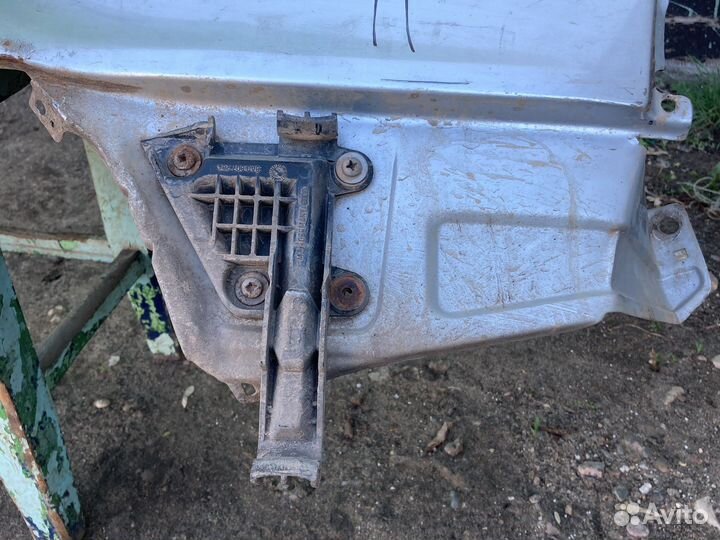 Правое крыло ауди 80 б4