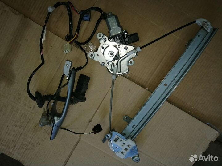 Стеклоподьемник Mitsubishi Lanser 9 задний правый