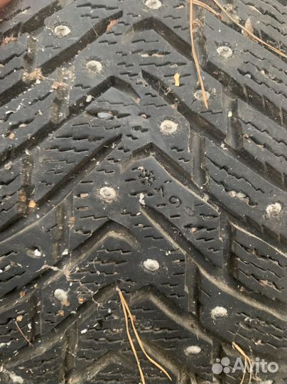 Nokian Tyres Hakkapeliitta 8 215/50 R17