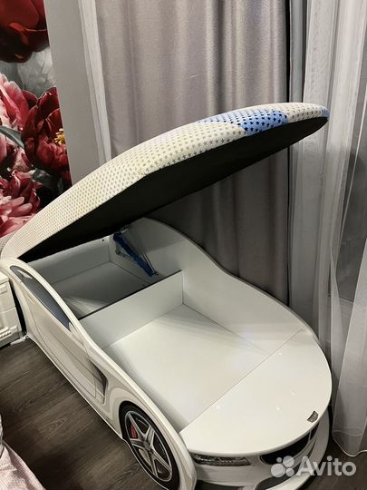 Детская кровать машинка