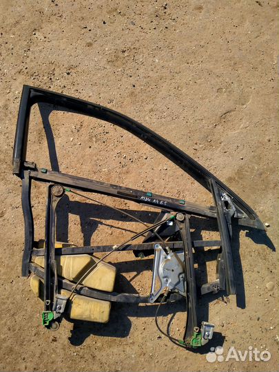 Стеклоподъмник передний правый для Ауди А4 Б5 1998