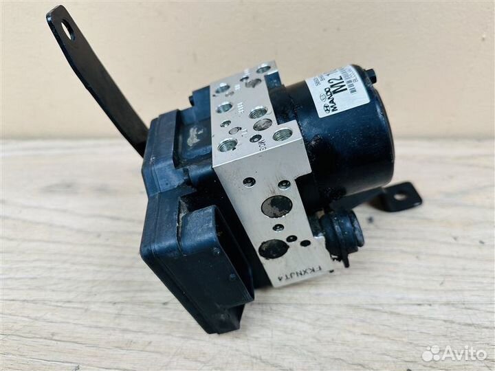 Блок abs Hyundai Tucson 1 2.0 ат 2WD 2004-2010