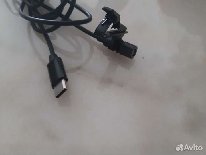 Микрофон петличный для смартфона