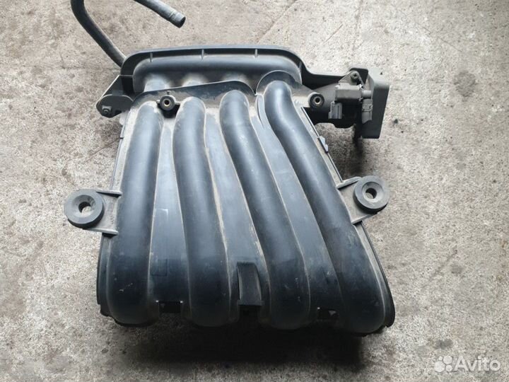 Впускной коллектор ниссан тиида HR16