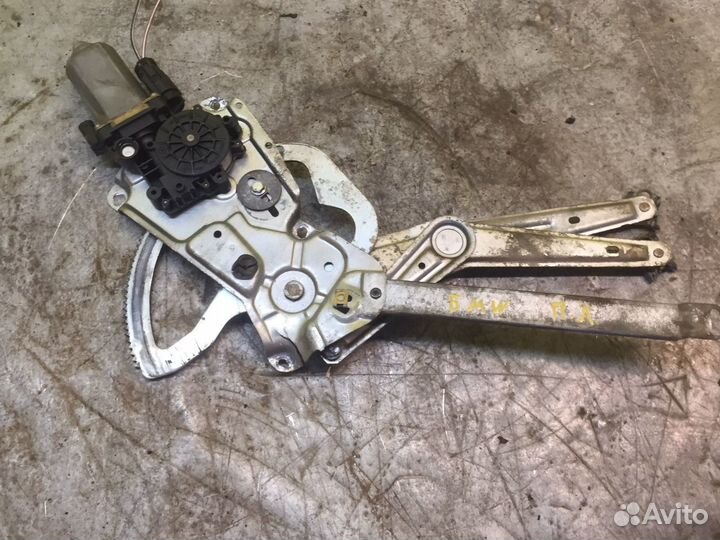 Электростеклоподъемник передний левый bmw е36