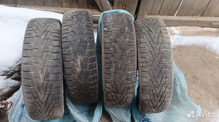 Roadstone Winguard WinSpike SUV 235/65 R17 108T