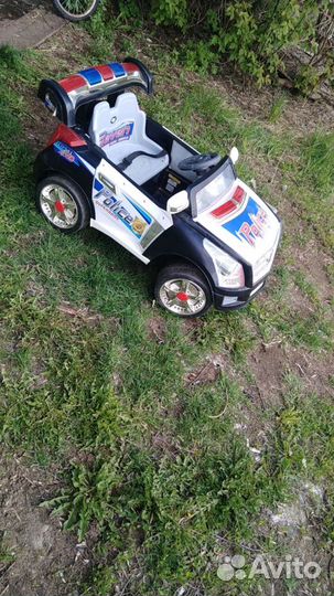 Детская машинка каталка на аккумуляторе