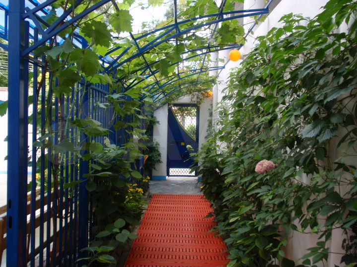 Комната 10 м² в > 9-к., 3/3 эт.