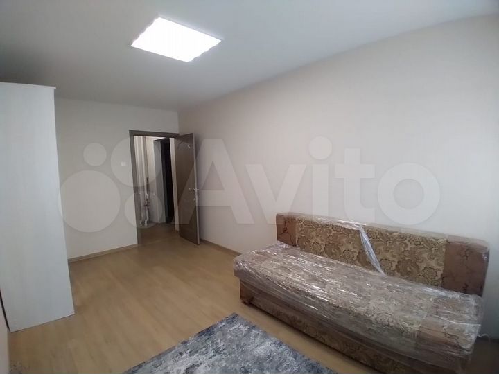 2-к. квартира, 62 м², 1/17 эт.