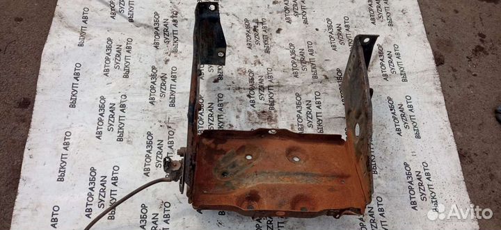 Подставка под аккумулятор Mitsubishi Pajero 2