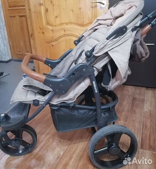 Коляска прогулочная