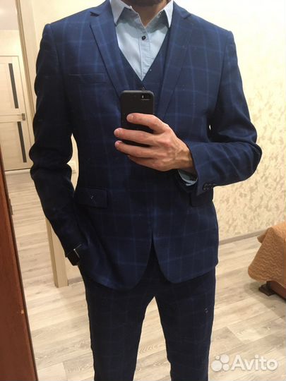 Костюм тройка