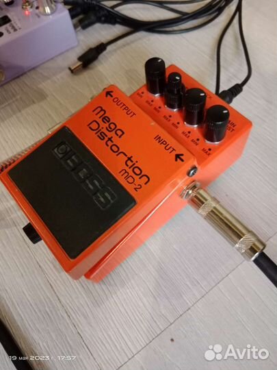 Гитарная педаль boss mega distortion