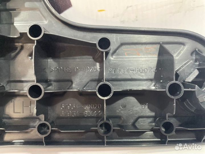 Накладка на порог задняя левая Toyota Land Cruiser