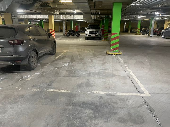 Машиноместо, 18 м²