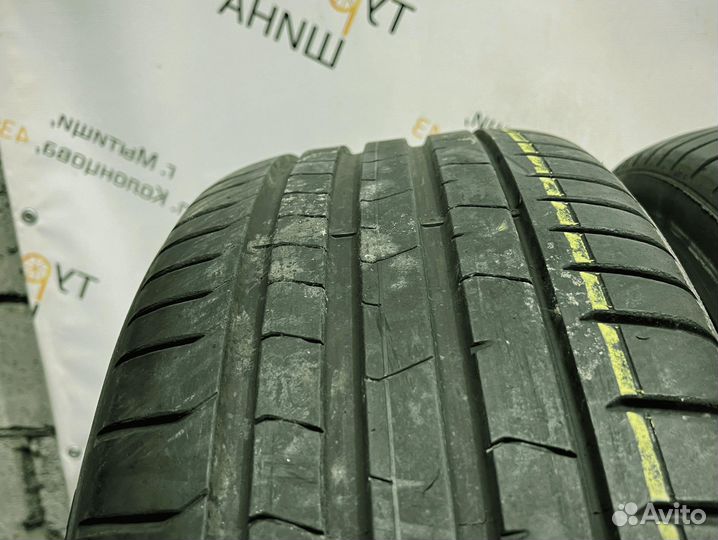 Pirelli P Zero PZ4 245/35 R20 94Y