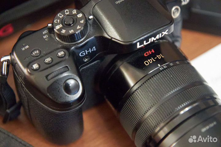 Фотоаппарат Panasonic DMC-GH4 (body + объектив)