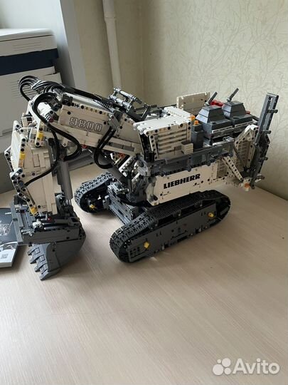 Liebherr R 9800 Lego