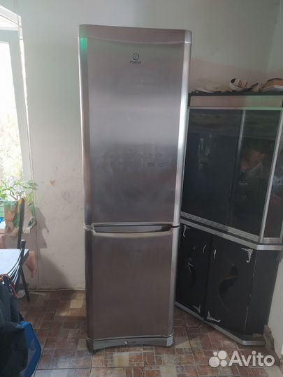 Холодильник indesit