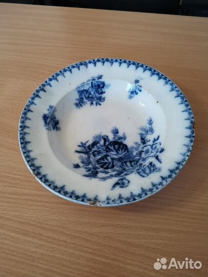 Тарелка фарфоровая