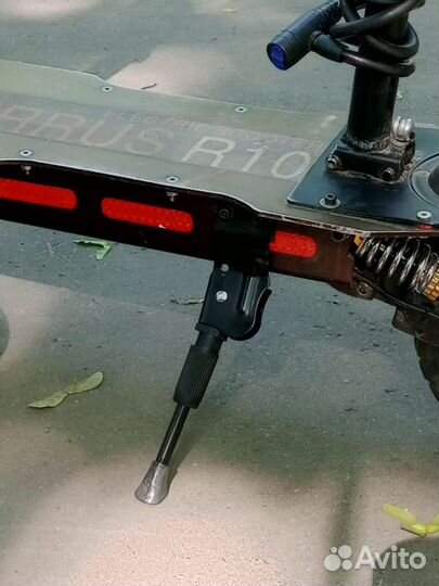 Электросамокат Curus R10