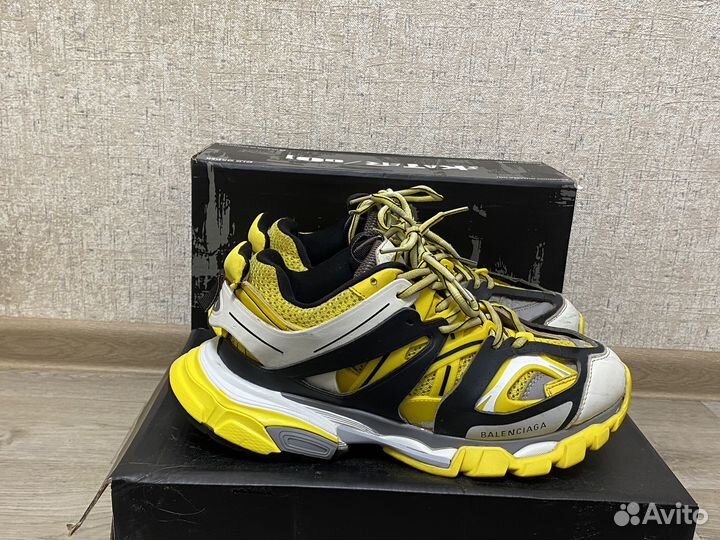 Balenciaga track