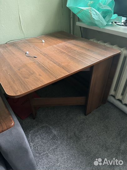 Стол