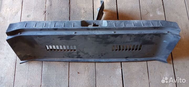 Обшивка багажника Nissan Note E11