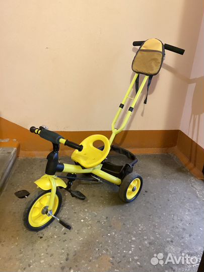 Велосипед детский трехколесный с ручкой