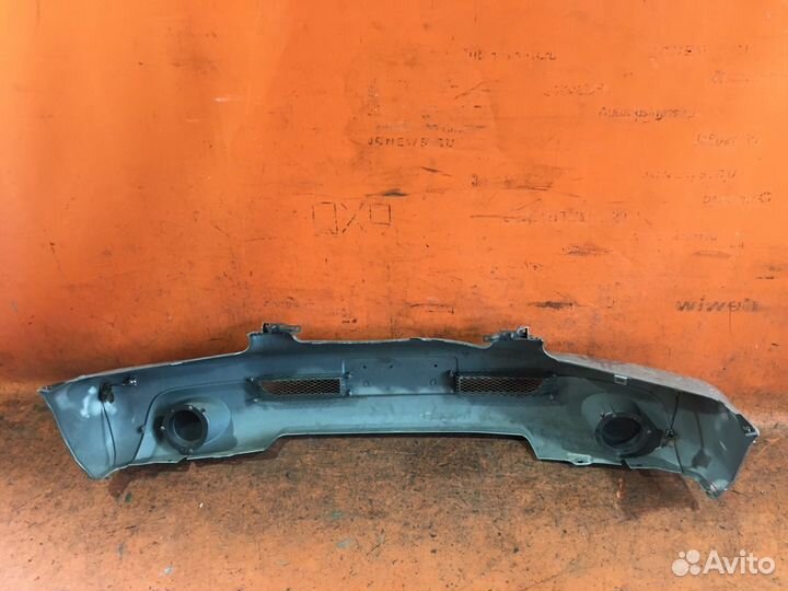 Бампер передний Mitsubishi Pajero Io H76W