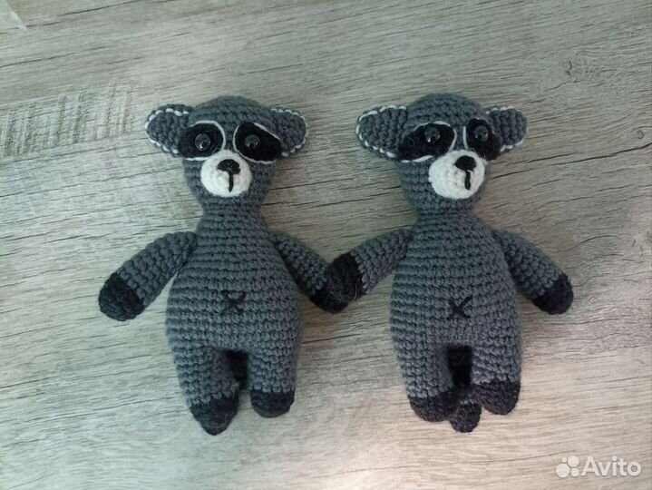 Вязаный енот игрушка, брелок