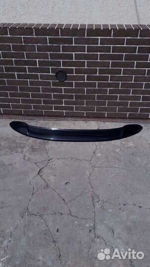 Дефлектор капота