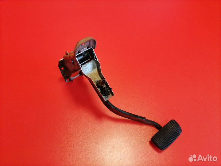 Педаль тормоза Nissan Pathfinder R51 VQ40DE 2008