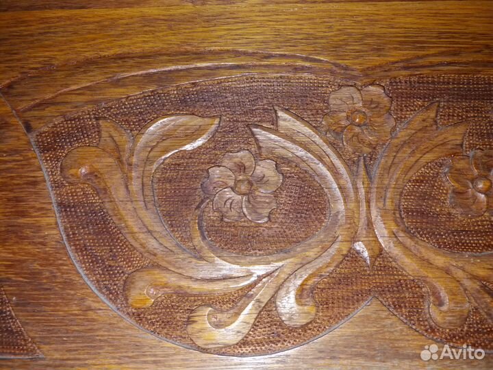 Старинное зеркало с подставкой