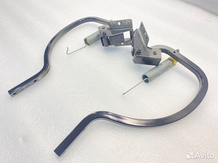 Петля крышки багажника задняя Volkswagen Polo