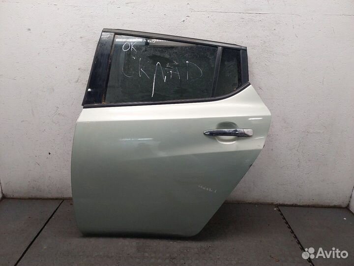 Стекло боковой двери Nissan Leaf 2017, 2018