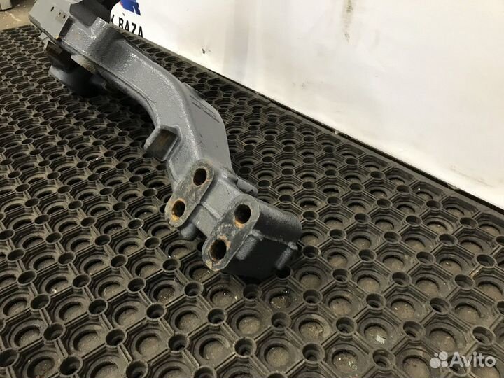 Кронштейн торсиона кабины правый Daf XF106