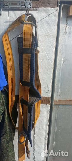 Страховочная привязь