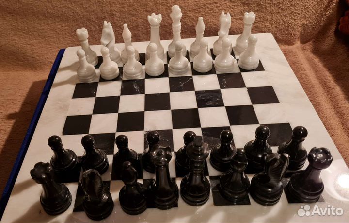 Шахматы каменные (мрамор, яшма)