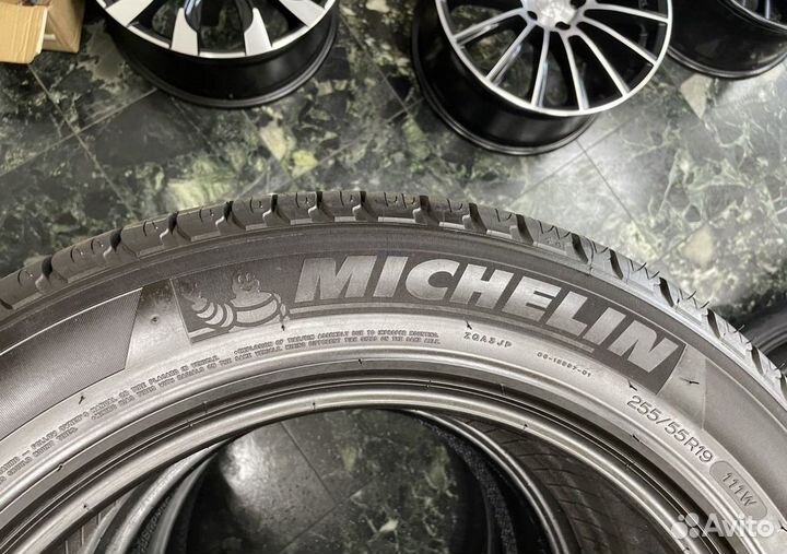 Michelin Latitude Tour HP 255/55 R19 111W