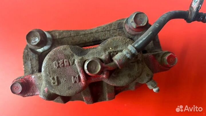 Суппорт передний левый Honda Elysion RR1 2.4 AT