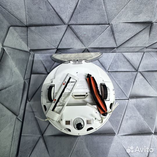 Робот пылесос Xiaomi Mi Robot Vacuum mop essential