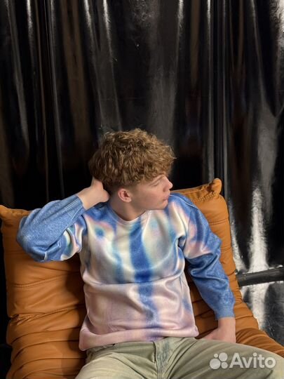 Свитер Supreme Blurred Logo