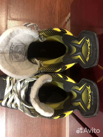 Хоккейные коньки CCM Super Tacks monoframe 360