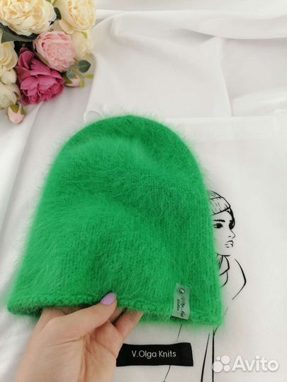 Шапка женская вязаная зелёная