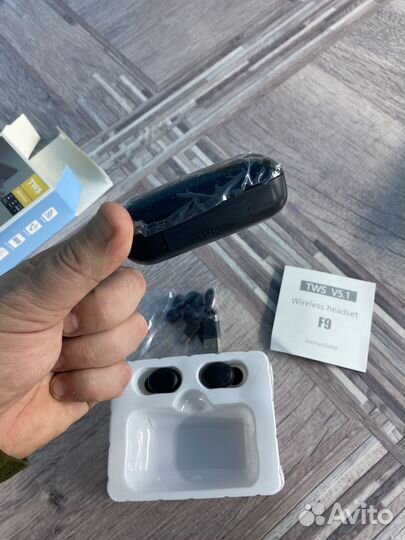 Беспроводные наушники с функцией power bank